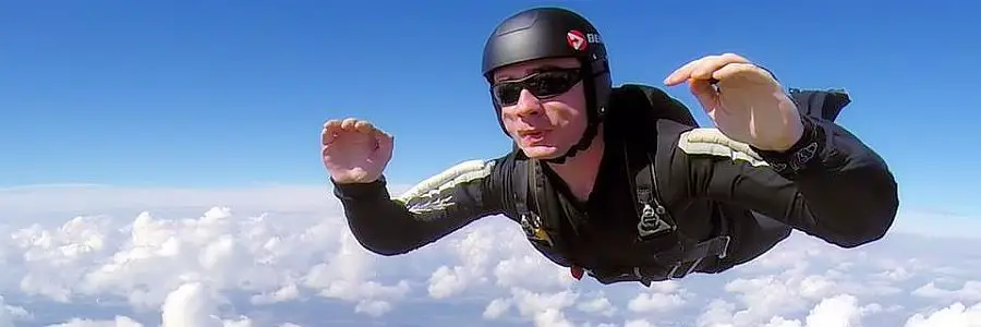skydiving_wolken