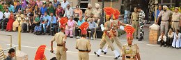 Der absurde Soldatentanz an der Grenze von Indien und Pakistan